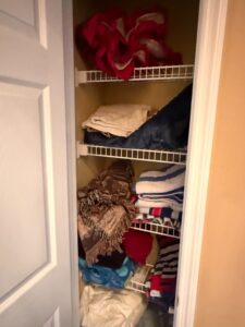 Assorted-Linens-and-Blankets
