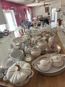 Assorted-White-Ceramic-Kitchenware-and-Decorative-Items-including-Pumpkin-shaped-Dish-and-Cat-Figurine