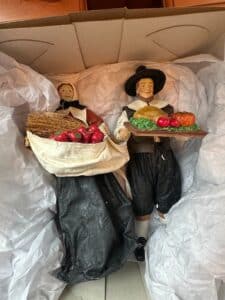 Byers-Choice-Pilgrim-Couple-Figurines