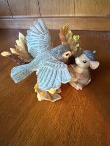 Charming-Tails-A-Little-Something-Figurine