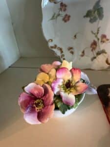 Coalport-Bone-China-Posy-Basket-with-Pansies