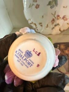 Coalport-Bone-China-Posy-Basket-with-Pansies-second-image