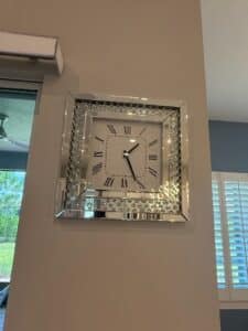 Crushed-Diamond-Mirrored-Square-Wall-Clock