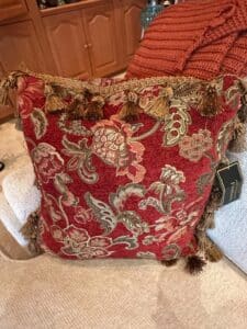 Decorative-Throw-Pillow-with-Tassels-Florence-Damask-Pattern