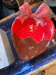 Fitz-and-Floyd-Melt-My-Heart-Strawberry-Bowl