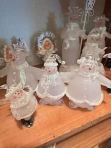 Frosted-Glass-Snowman-Carolers-with-Lamppost-House-of-Lloyd-Christmas-Around-The-World-fourth-image