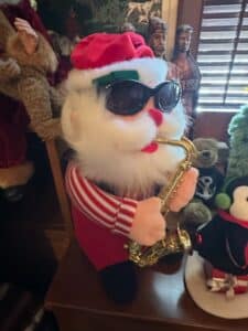 Gemmy-Animated-Saxophone-Playing-Santa-Claus