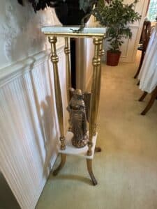 Gilt-Wood-and-Marble-Top-Pedestal-Stand-with-Angel-Figurine