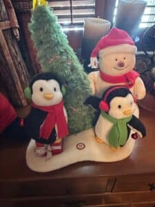 Hallmark-Jingle-Pals-Very-Merry-Trio-Animated-Singing-Snowman-with-Penguins