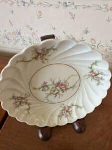 Haviland-Limoges-Rosalinde-Pattern-Hand-Painted-Floral-Bowl