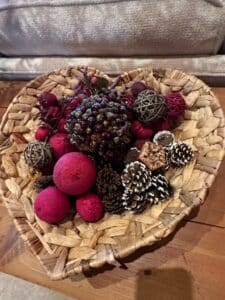 Heart-Shaped-Woven-Basket-with-Potpourri-and-Pinecones