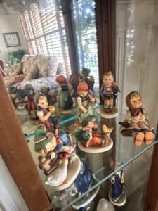 Hummel-Figurines-Collection-second-image