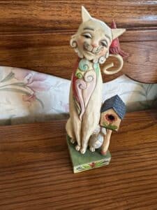 Jim-Shore-Heartwood-Creek-Cat-with-Bird-and-Birdhouse-Figurine