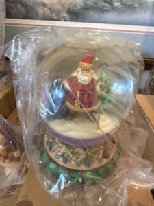 Jim-Shore-Heartwood-Creek-Santa-Claus-Snow-Globe