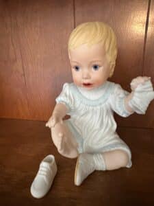 Lenox-Babys-First-Shoes-Figurine
