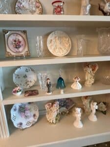 Lladr-Porcelain-Figurines-and-Decorative-Plates-Collection-second-image