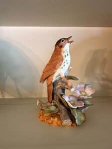 Lladro-Nest-Egg-Collection-Wood-Thrush-Figurine