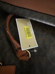 Michael-Kors-Hamilton-Large-Logo-Embossed-Tote-Bag-fourth-image