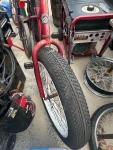Mongoose-Lowrider-Style-Bicycle-fourth-image