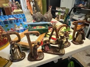 Nativity-Scene-Figures-with-Lettering