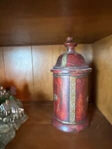 Red-Tole-Peinte-Tea-Canister-Lamp
