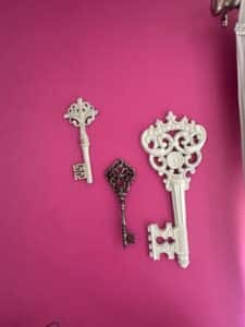 Set-of-Ornate-Decorative-Skeleton-Keys