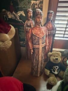 Set-of-Three-Carved-Wooden-Nativity-Figures-Three-Wise-Men