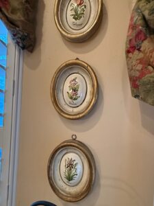 Set-of-Three-Oval-Ceramic-Floral-Plaques-in-Gilded-Frames