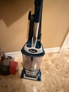 Shark-Navigator-Lift-Away-Deluxe-Upright-Vacuum-Cleaner