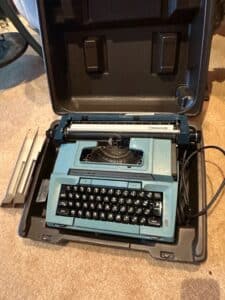 Smith-Corona-Coronet-XL-Typewriter