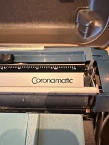 Smith-Corona-Coronet-XL-Typewriter-third-image