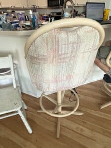 Swivel-Bar-Stool-with-Upholstered-Seat-and-Back