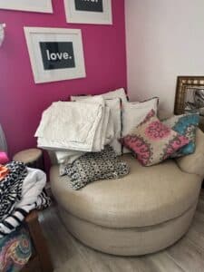 Swivel-Barrel-Chair-with-Decorative-Pillows