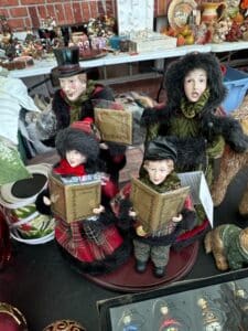 Valerie-Parr-Hill-Dickens-Carolers-Set