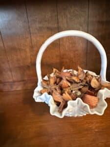 Vintage-Fenton-White-Hobnail-Milk-Glass-Basket-with-Handle