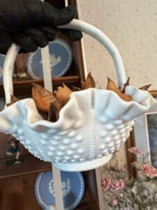 Vintage-Fenton-White-Hobnail-Milk-Glass-Basket-with-Handle-second-image