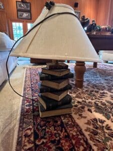 Vintage-Leather-Book-Stack-Table-Lamp