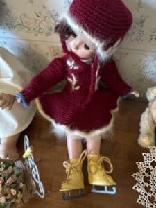 Vintage-Madame-Alexander-Amy-Goes-Ice-Skating-Doll