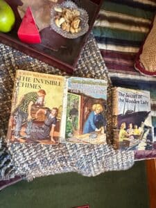 Vintage-Nancy-Drew-and-Judy-Bolton-Mystery-Books-Collection-second-image