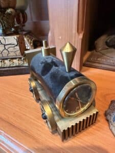 Vintage-Train-Desk-Clock