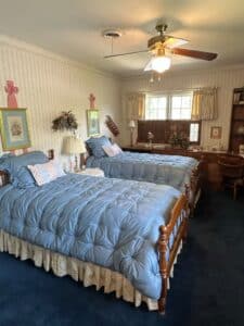 Vintage-Twin-Bedroom-Set
