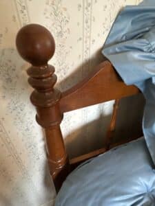 Vintage-Wooden-Twin-Bed-Frame-Set-third-image