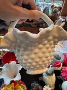 White-Ceramic-Decorative-Basket-with-Daisy-and-Ladybug-Hobnail-Texture-second-image