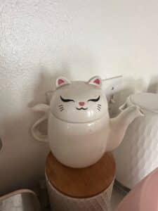 White-Ceramic-Maneki-Neko-Teapot-with-Pink-Accents