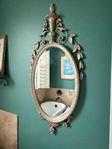 s-Turner-Mfg.-Co.-Rococo-Styled-Oval-Mirror-with-Fleur-de-Lis