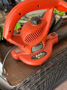 BLACKDECKER-BV-Amp-Leaf-Blower-Vac-1