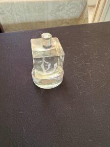 Crystal-Perfume-Bottle-with-Stopper-1