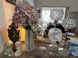 Crystal-and-Glass-Candle-Holders-with-Artificial-Flowers-1