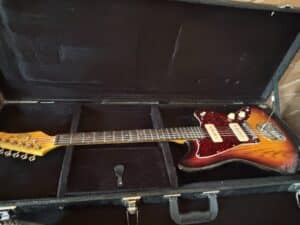 Fender-Jaguar-Electric-Guitar