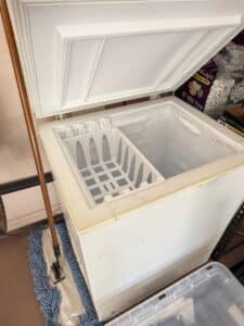 Frigidaire-.-Cu.-Ft.-Chest-Freezer-1
